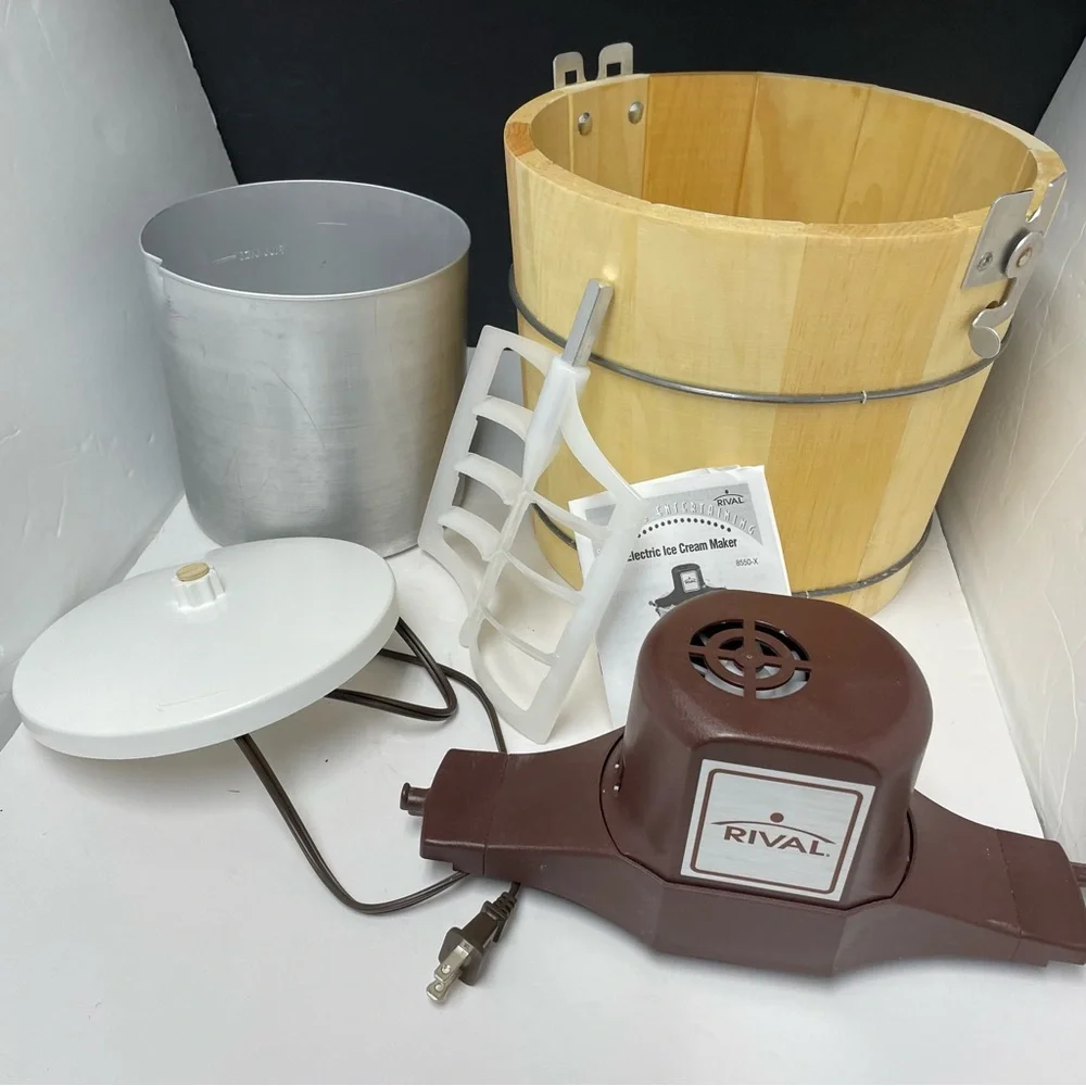 Rival Ice Cream Maker Select 8550 X 5‎ QT 40 Servings Machine Wood Bucket summer